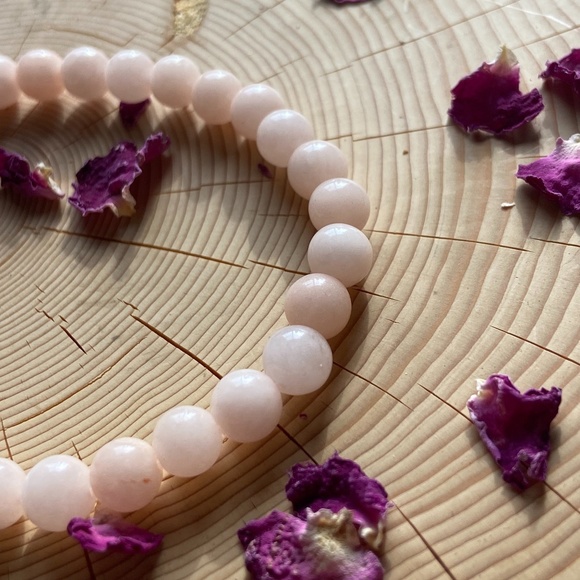 Peach Jade Beaded Bracelet - Picture 3 of 3